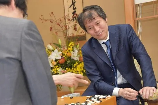 井山裕太vs高尾绅路 围棋界两位高手的对决-第3张图片-www.211178.com_果博福布斯